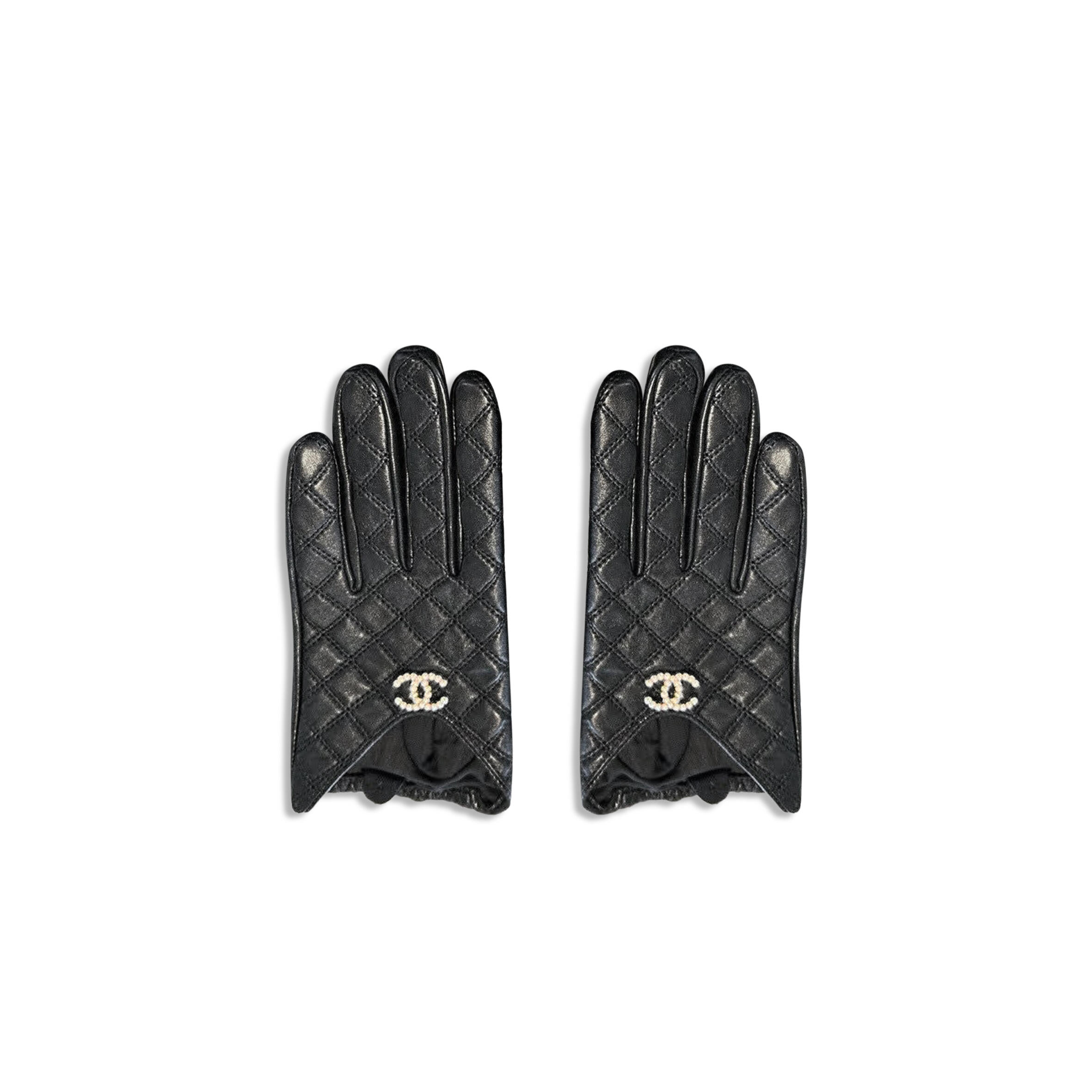 CHANEL QUILTED LEATHER GLOVES
